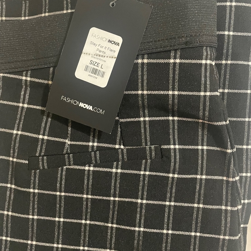BRAND NEW CHECKERED FASHION NOVA CASUAL PANTS